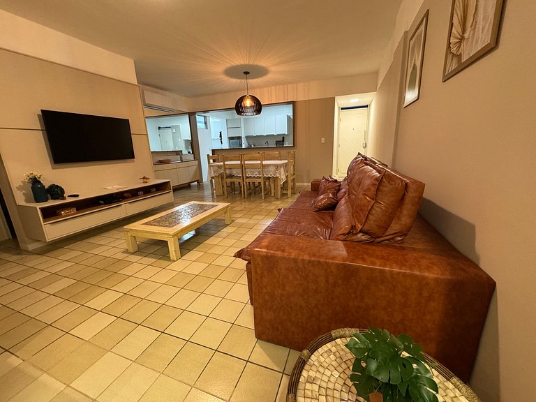 Excelente apartamento 3Q grande a 50m do Caribessa